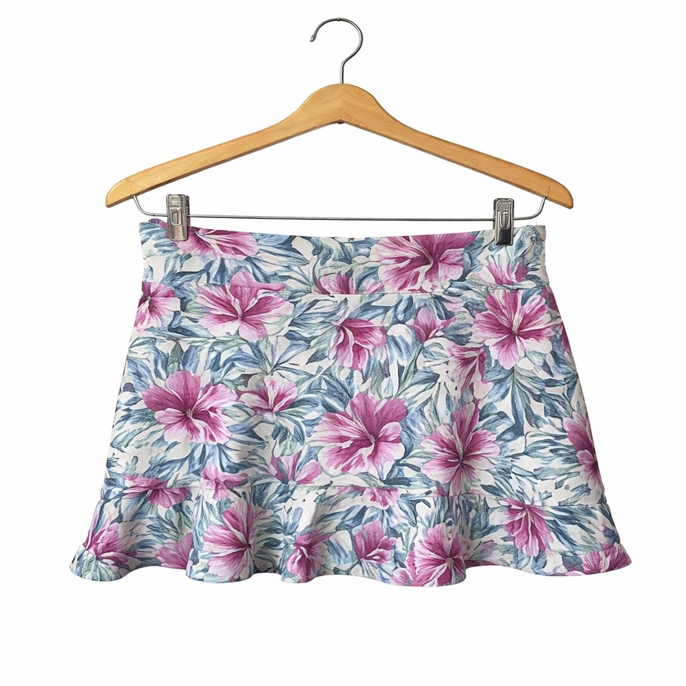Tommy Bahama Active. Skirts Short. Excellent Condition. Size Small.